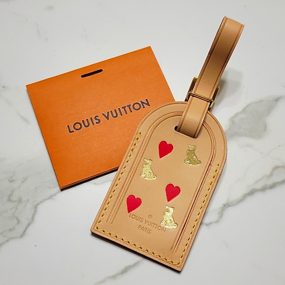 Brand New Louis Vuitton Large Hotstamped Luggage Tag Hearts & Dogs Collectible